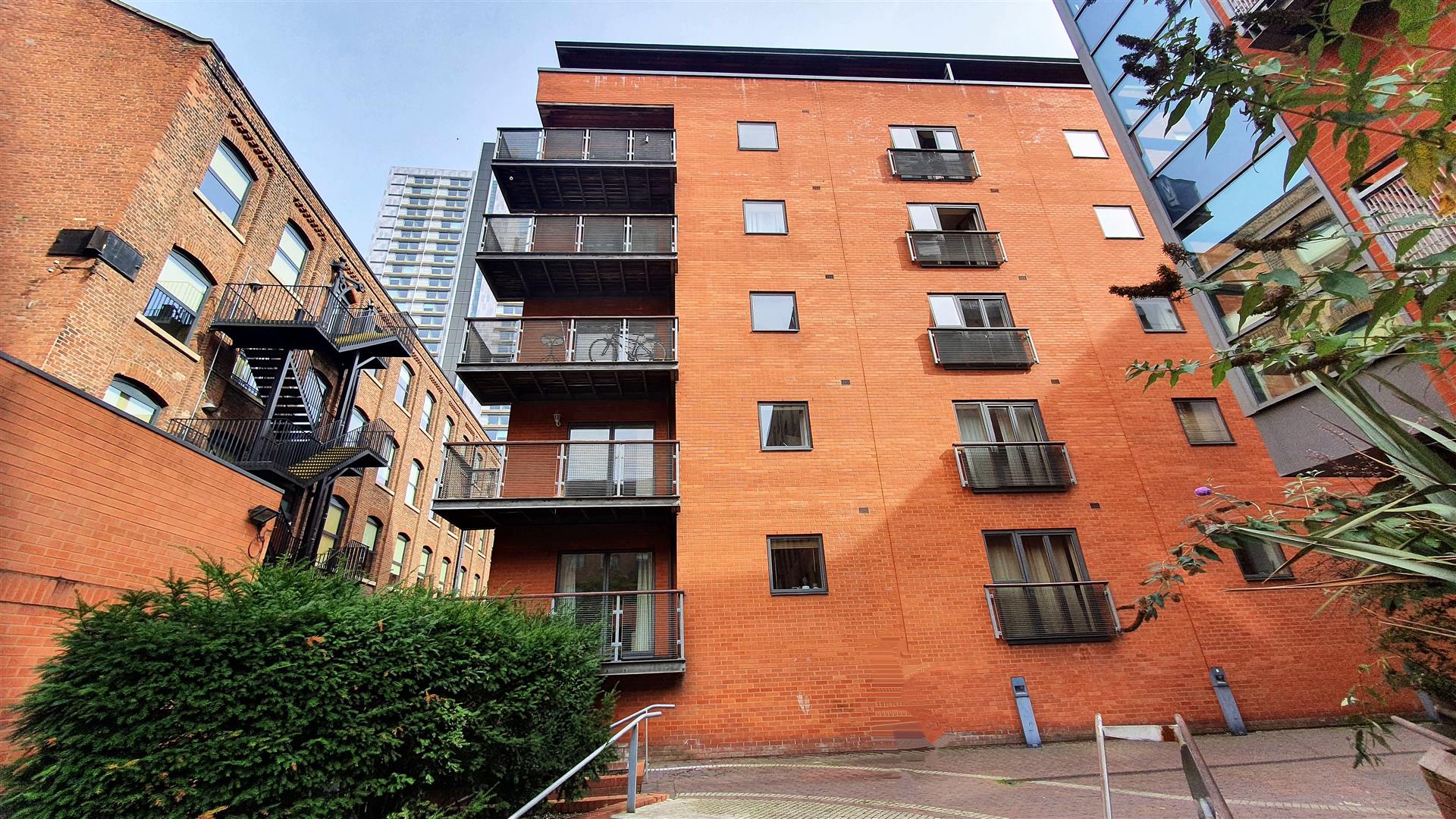 27 Lockes Yard Great Marlborough St Manchester